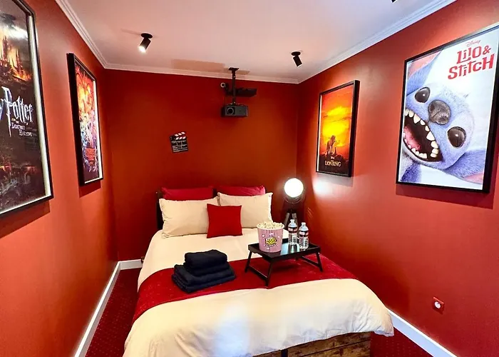 公寓 Experience Cinema Exclusive Au Coeur De 尼姆