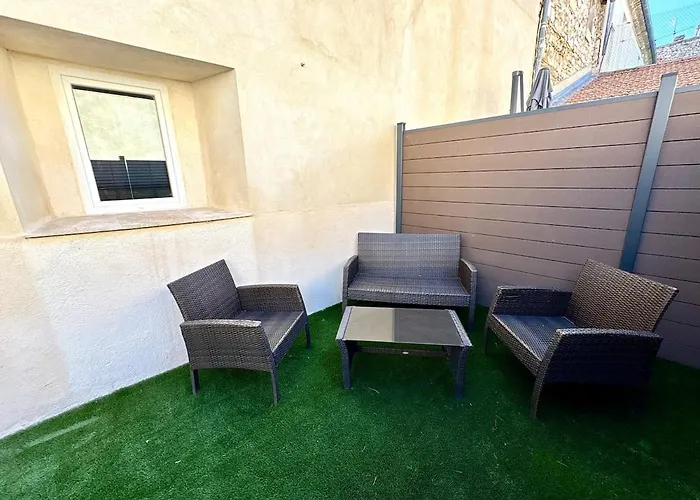 公寓 Experience Cinema Exclusive Au Coeur De 尼姆